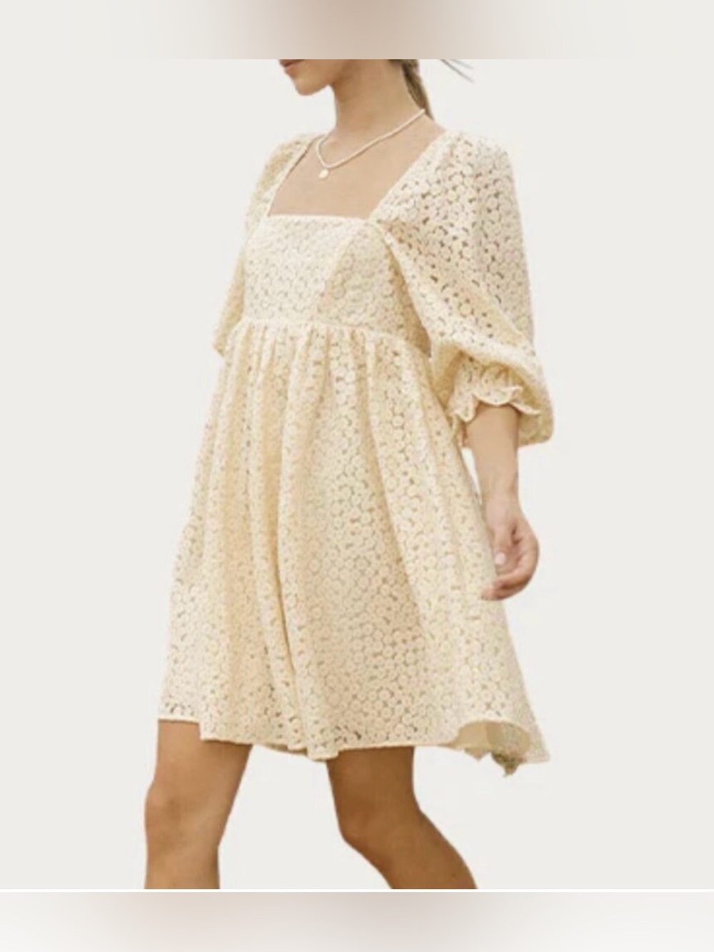 Storia Crochet Flower Ivory Babydoll Puff Sleeve Mini Dress, size medium